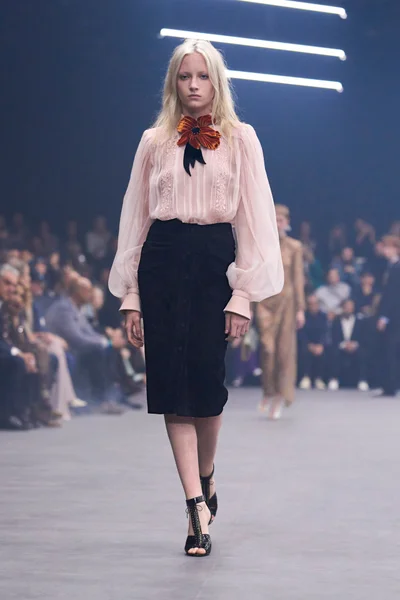 Look 2